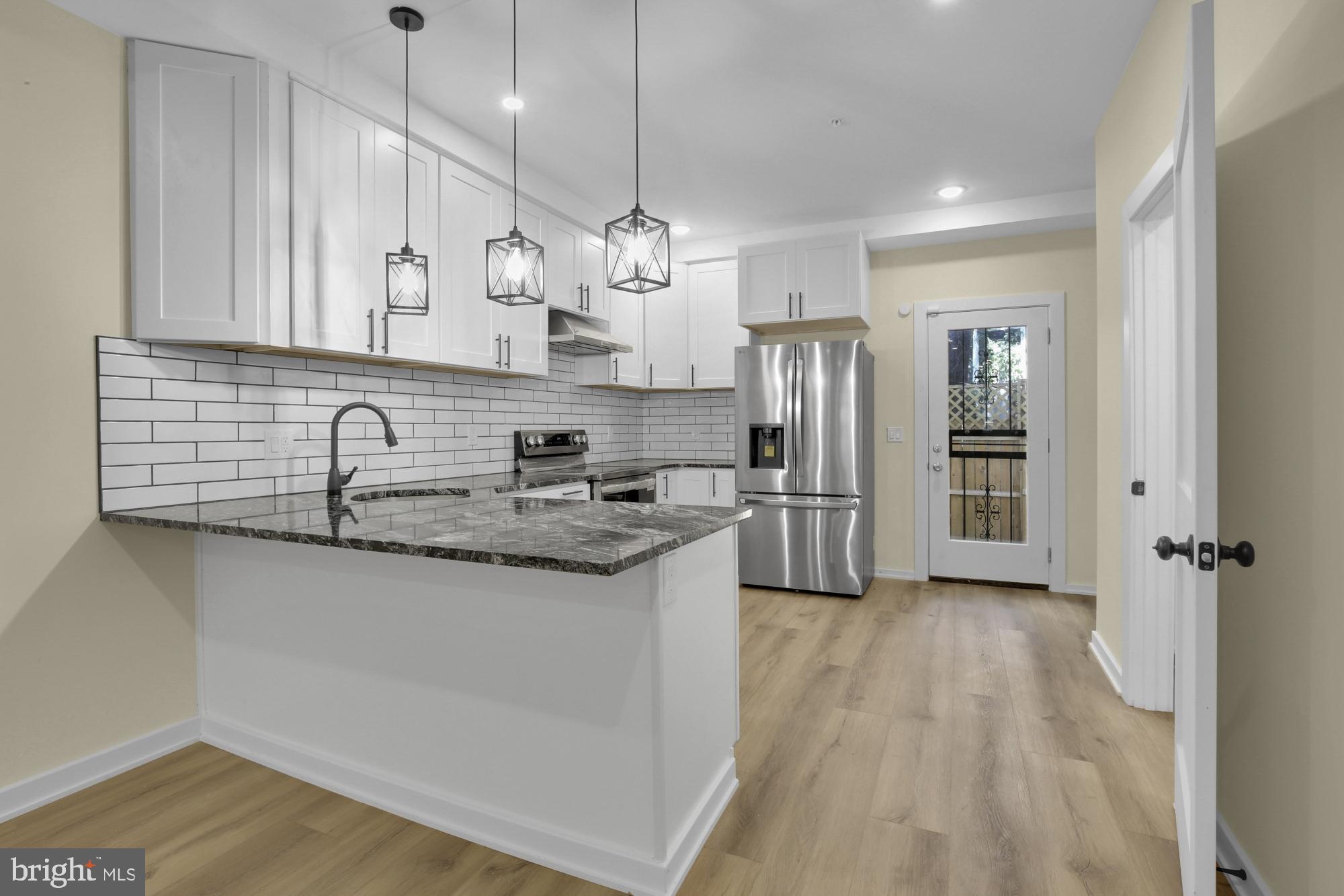 EAST KENSINGTON - Residential Lease