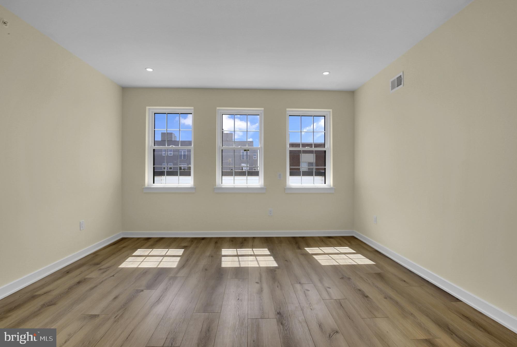 EAST KENSINGTON - Residential Lease