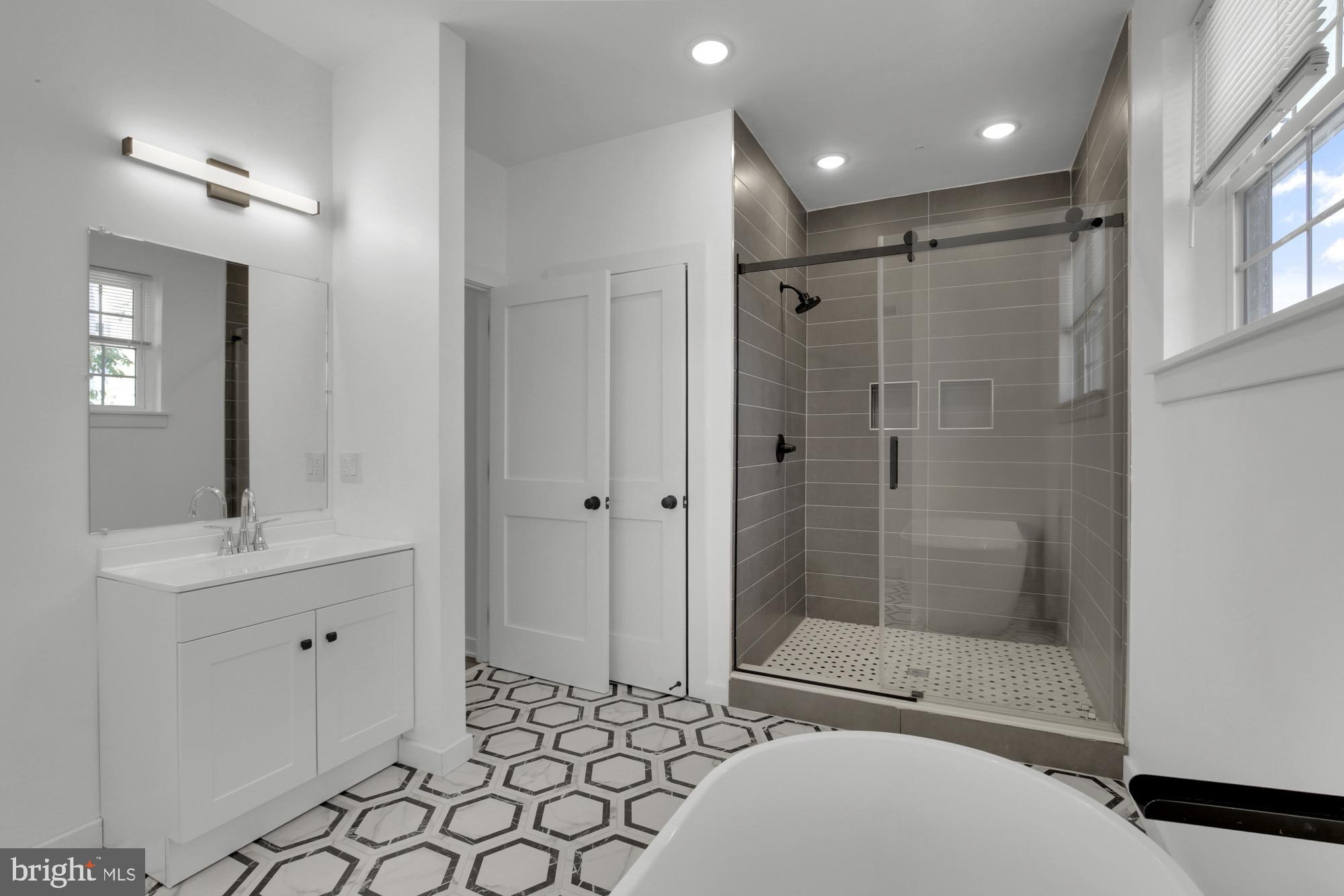 EAST KENSINGTON - Residential Lease