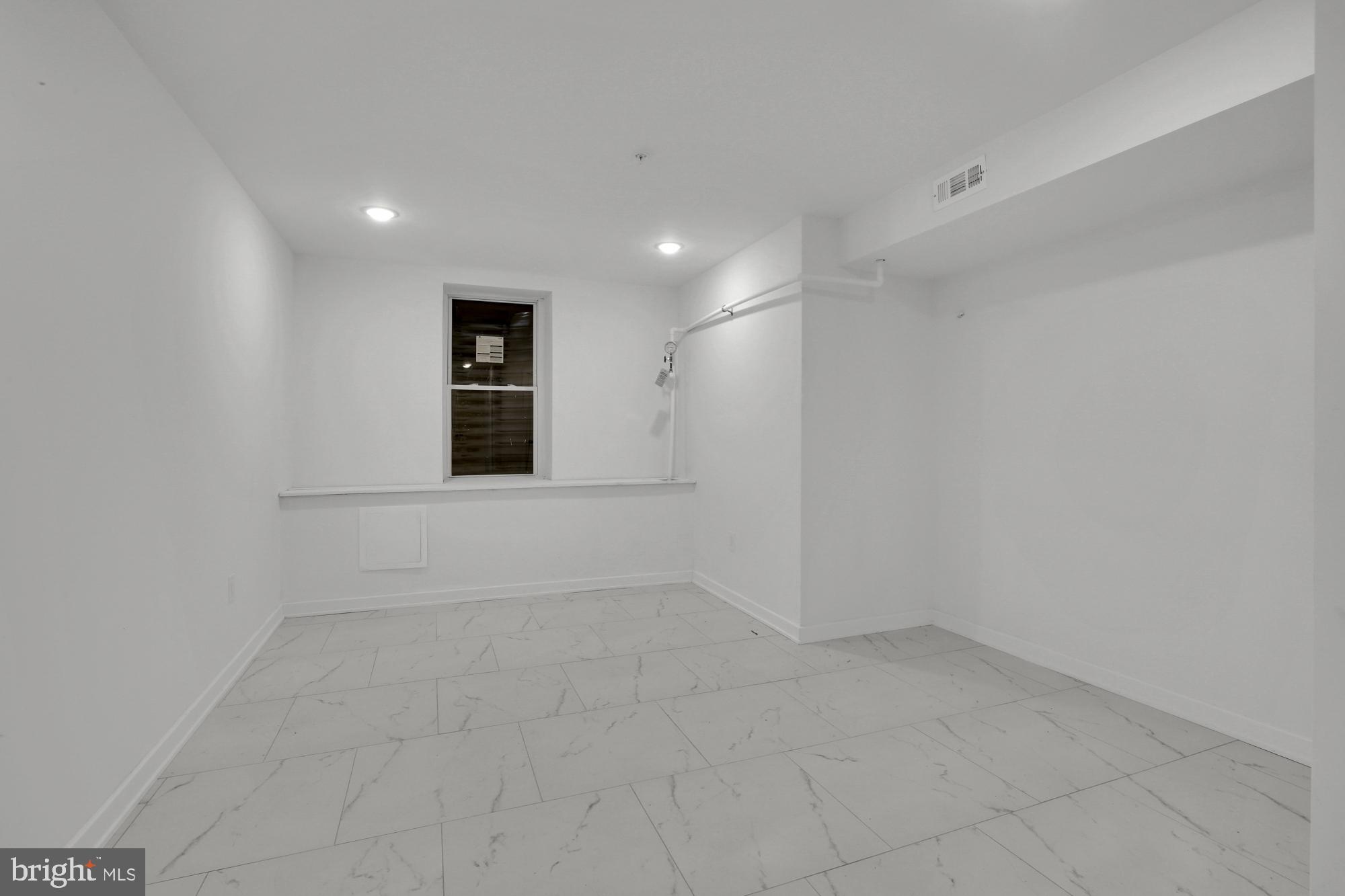 EAST KENSINGTON - Residential Lease