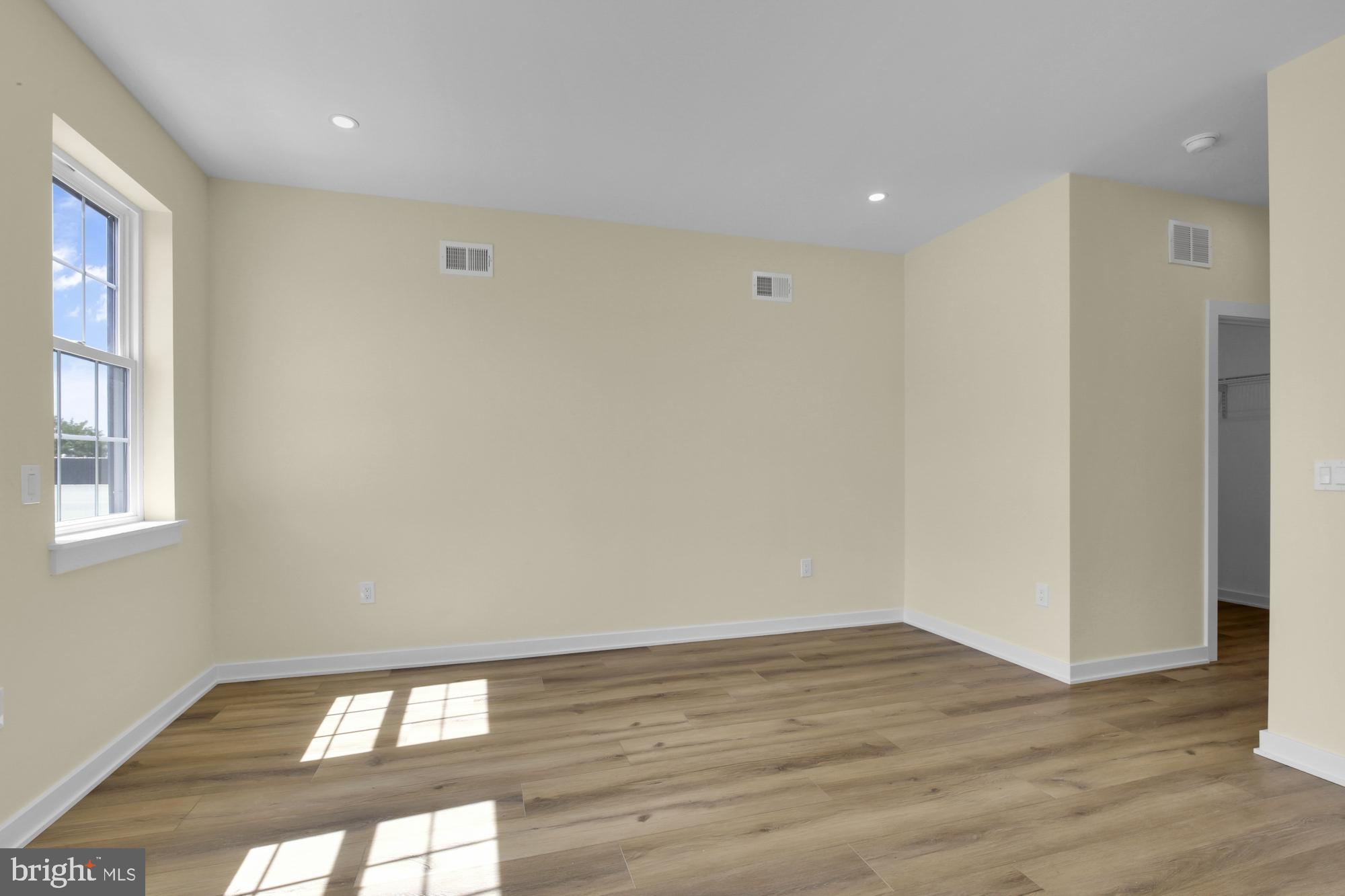 EAST KENSINGTON - Residential Lease