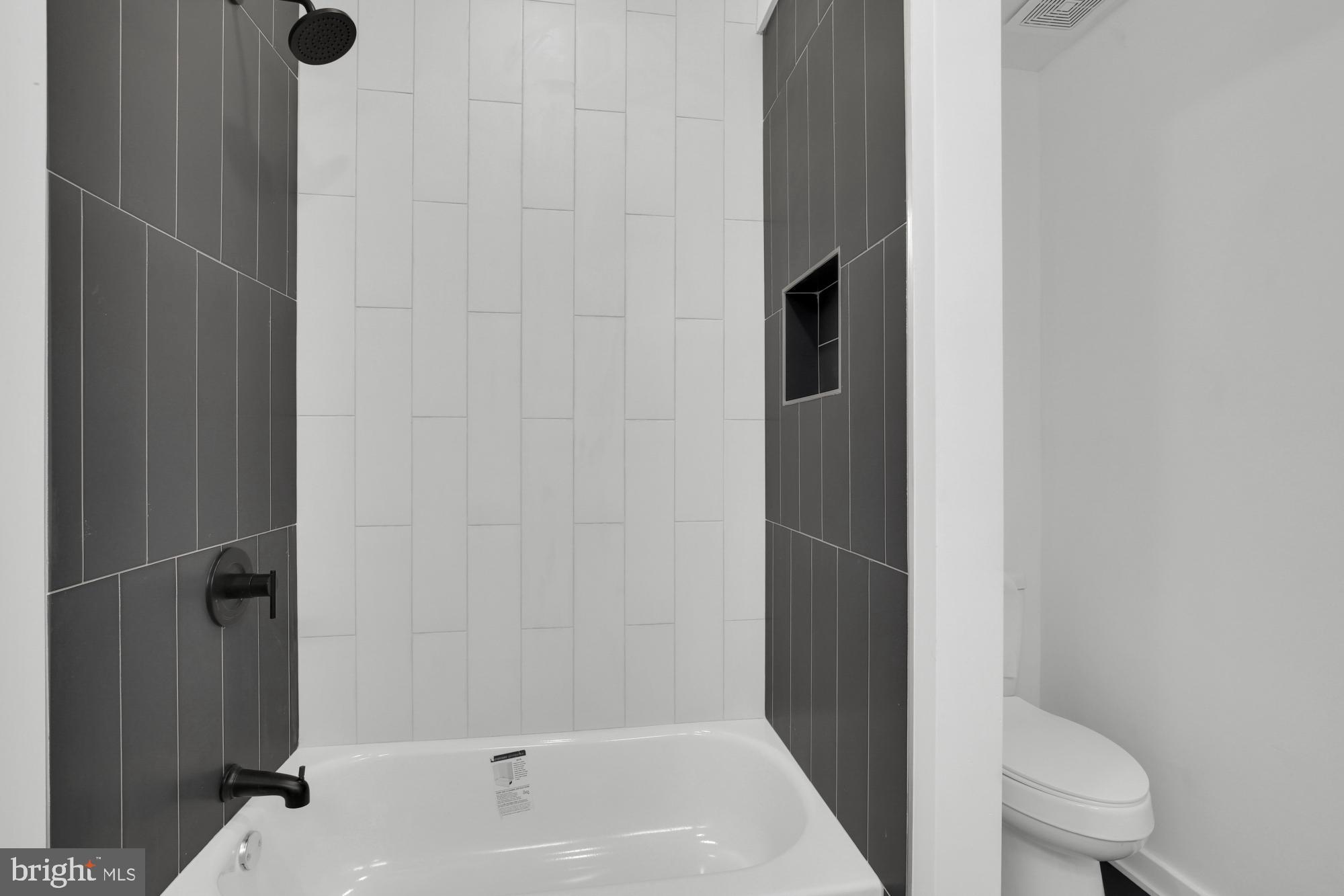 EAST KENSINGTON - Residential Lease