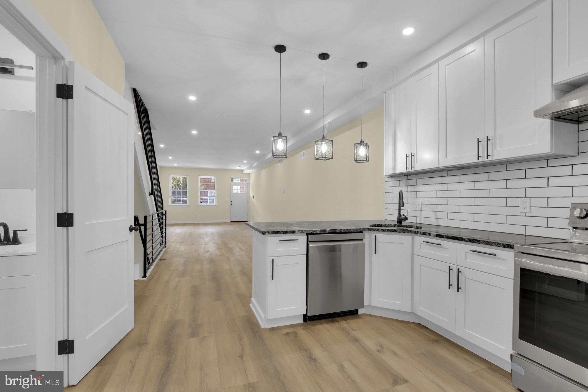 EAST KENSINGTON - Residential Lease