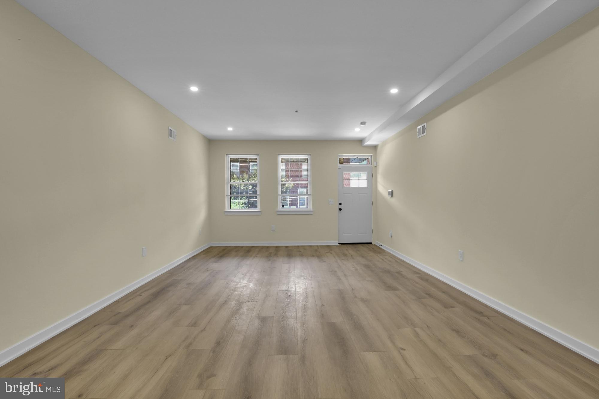 EAST KENSINGTON - Residential Lease