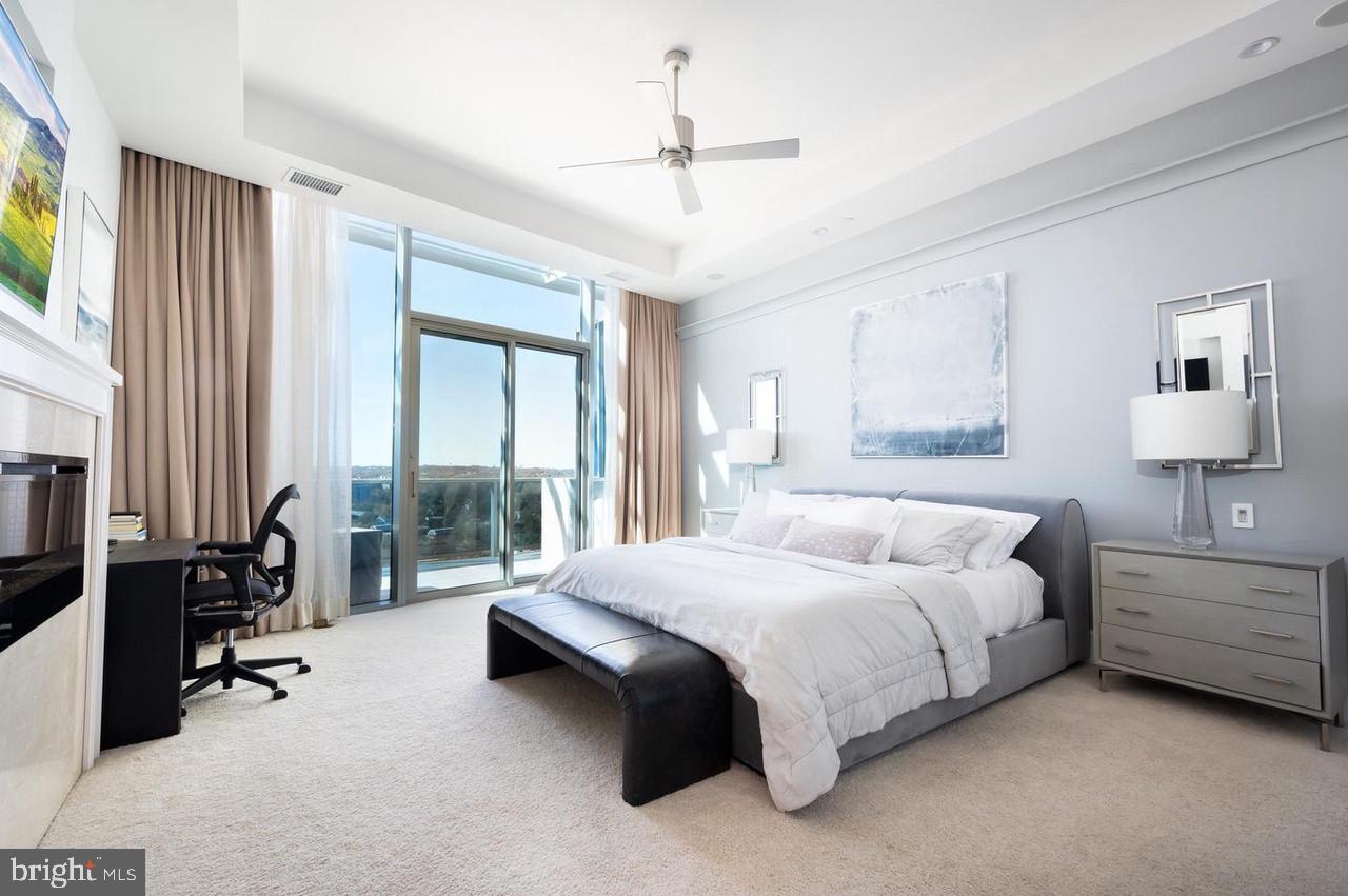 TURNBERRY TOWER - Residential