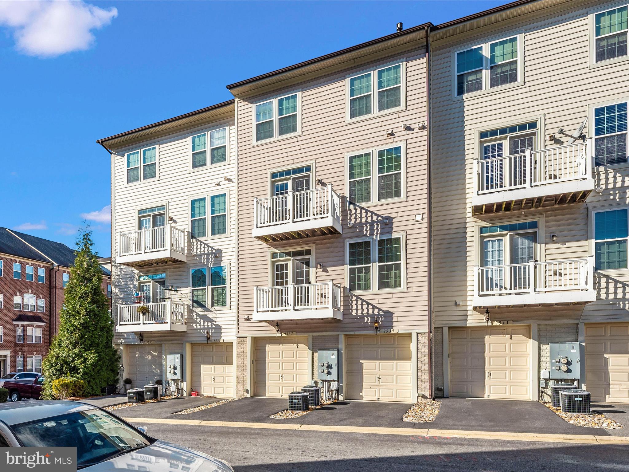 VILLAGES OF URBANA - Residential Lease