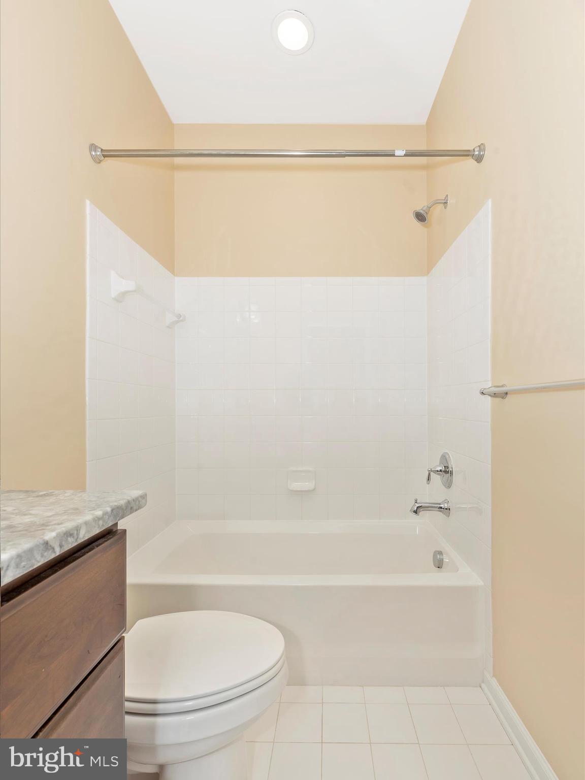 VILLAGES OF URBANA - Residential Lease