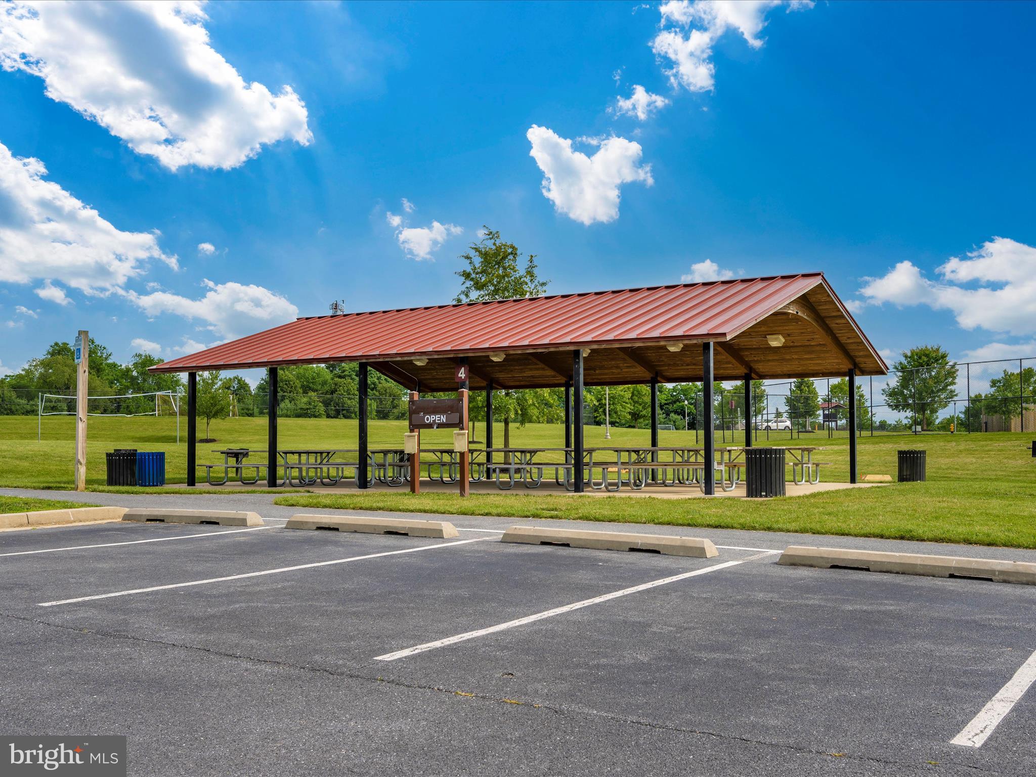 VILLAGES OF URBANA - Residential Lease