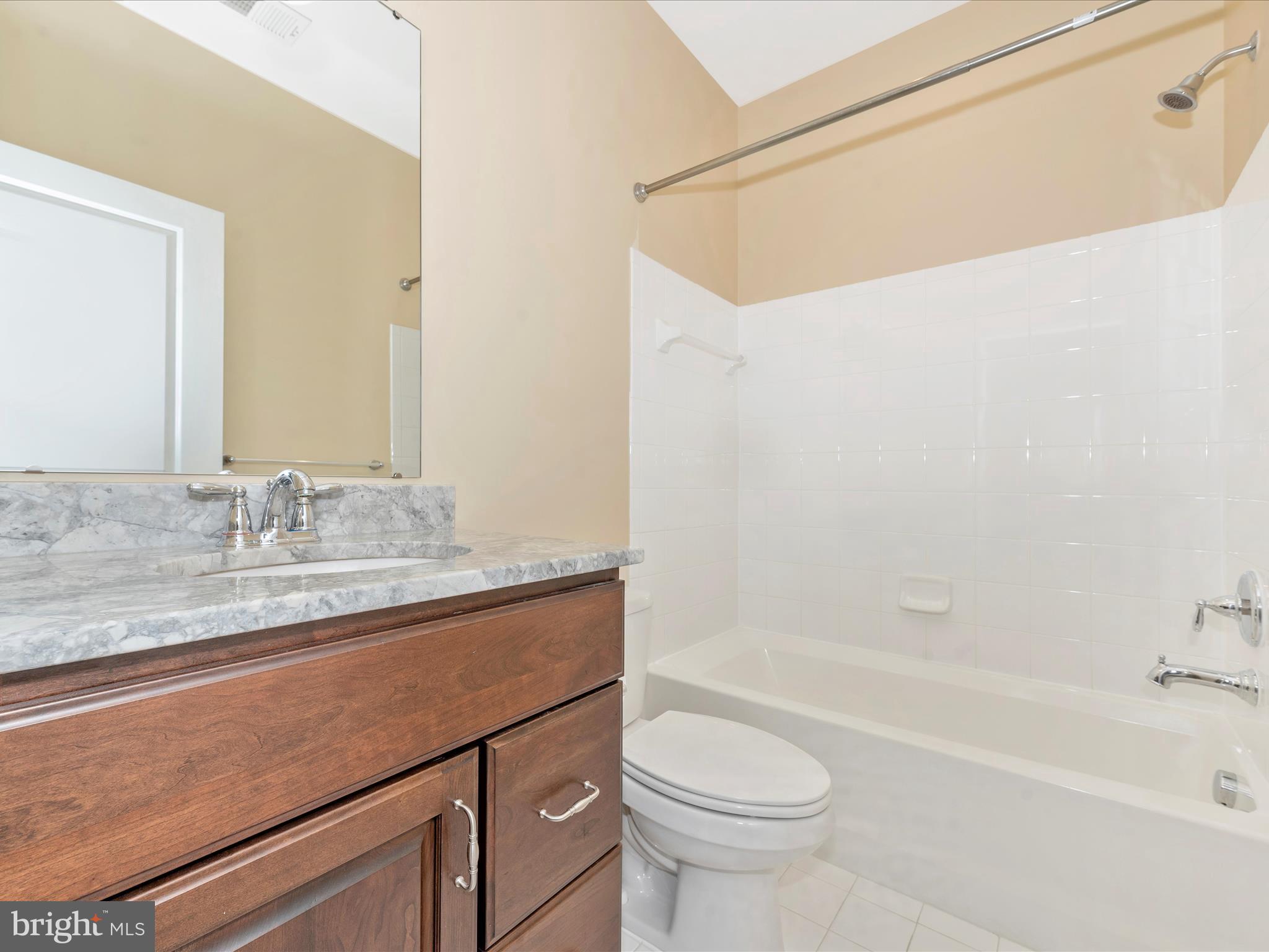 VILLAGES OF URBANA - Residential Lease