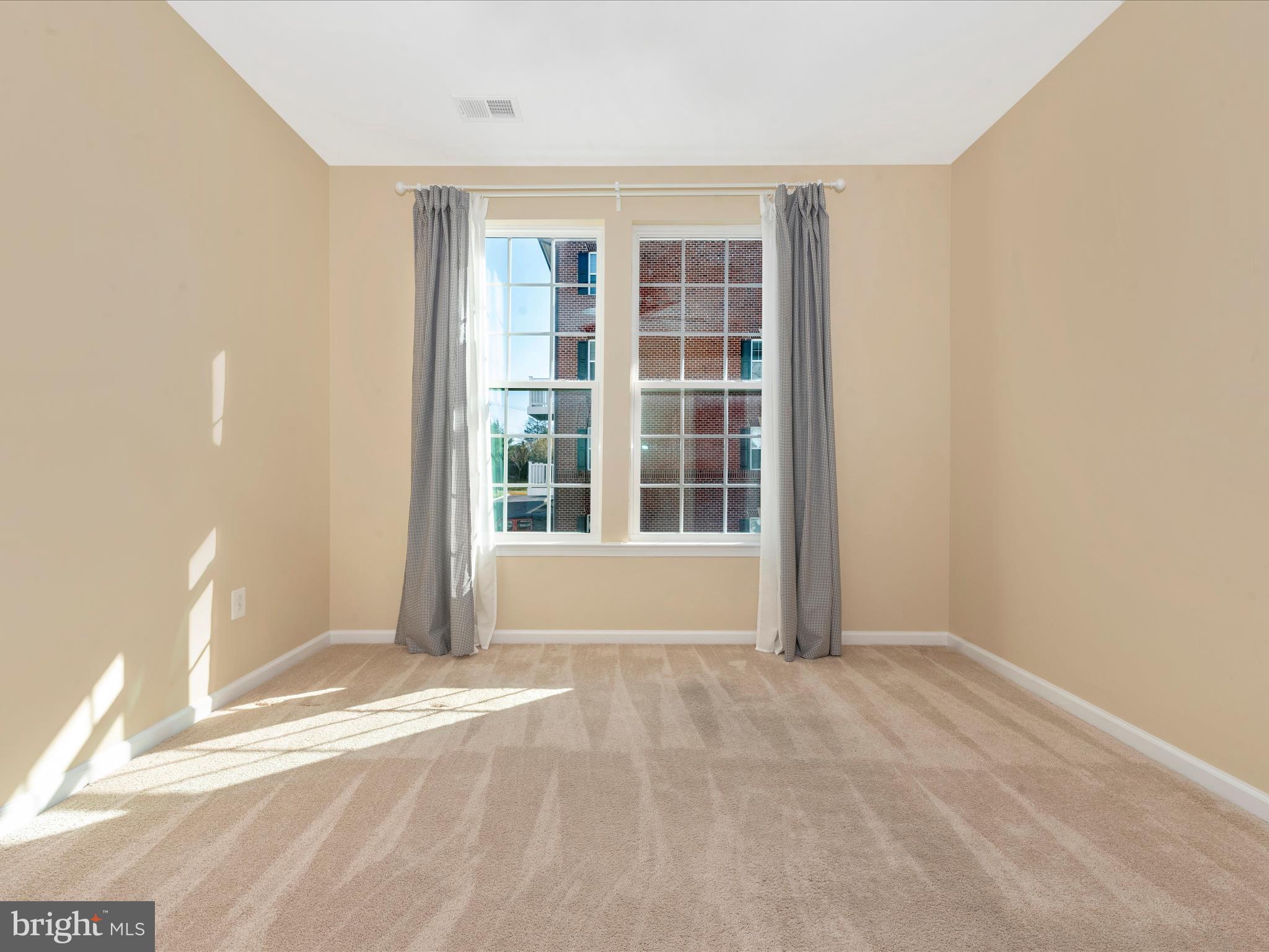 VILLAGES OF URBANA - Residential Lease