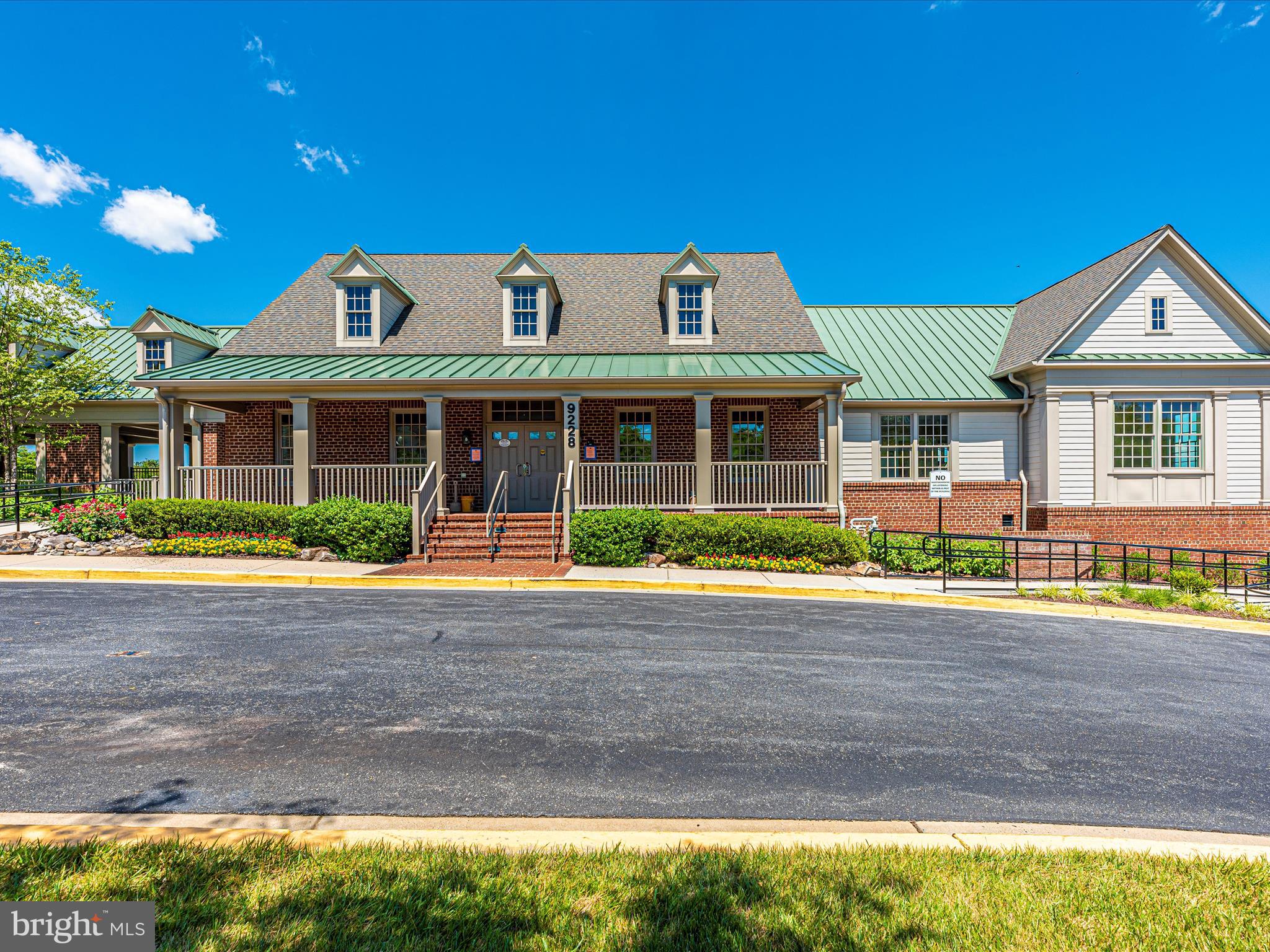 VILLAGES OF URBANA - Residential Lease