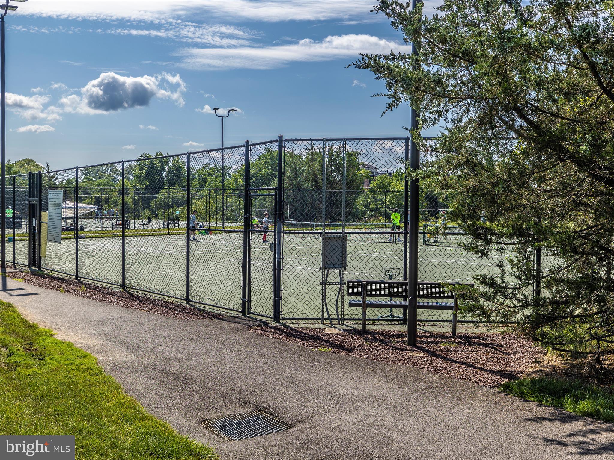 VILLAGES OF URBANA - Residential Lease