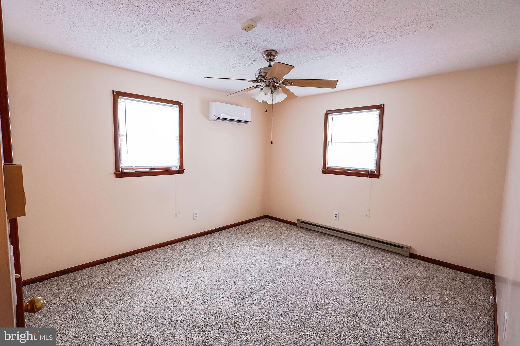 TOWN OF ROMNEY - Residential