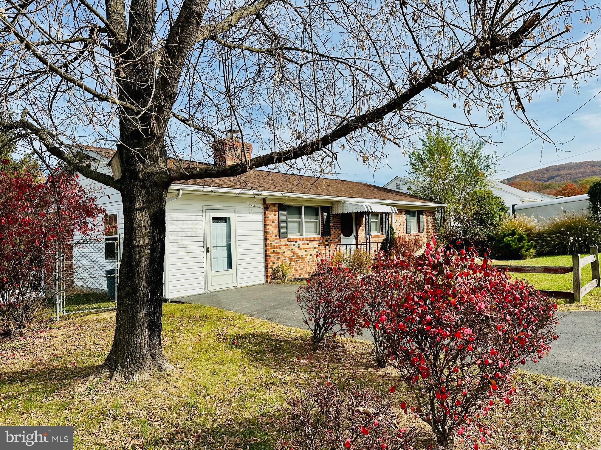 TOWN OF ROMNEY - Residential