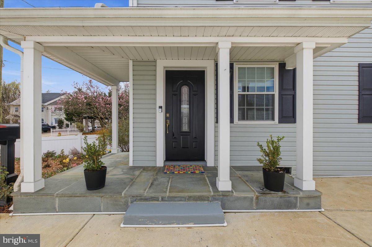 858 S HARRISON STREET