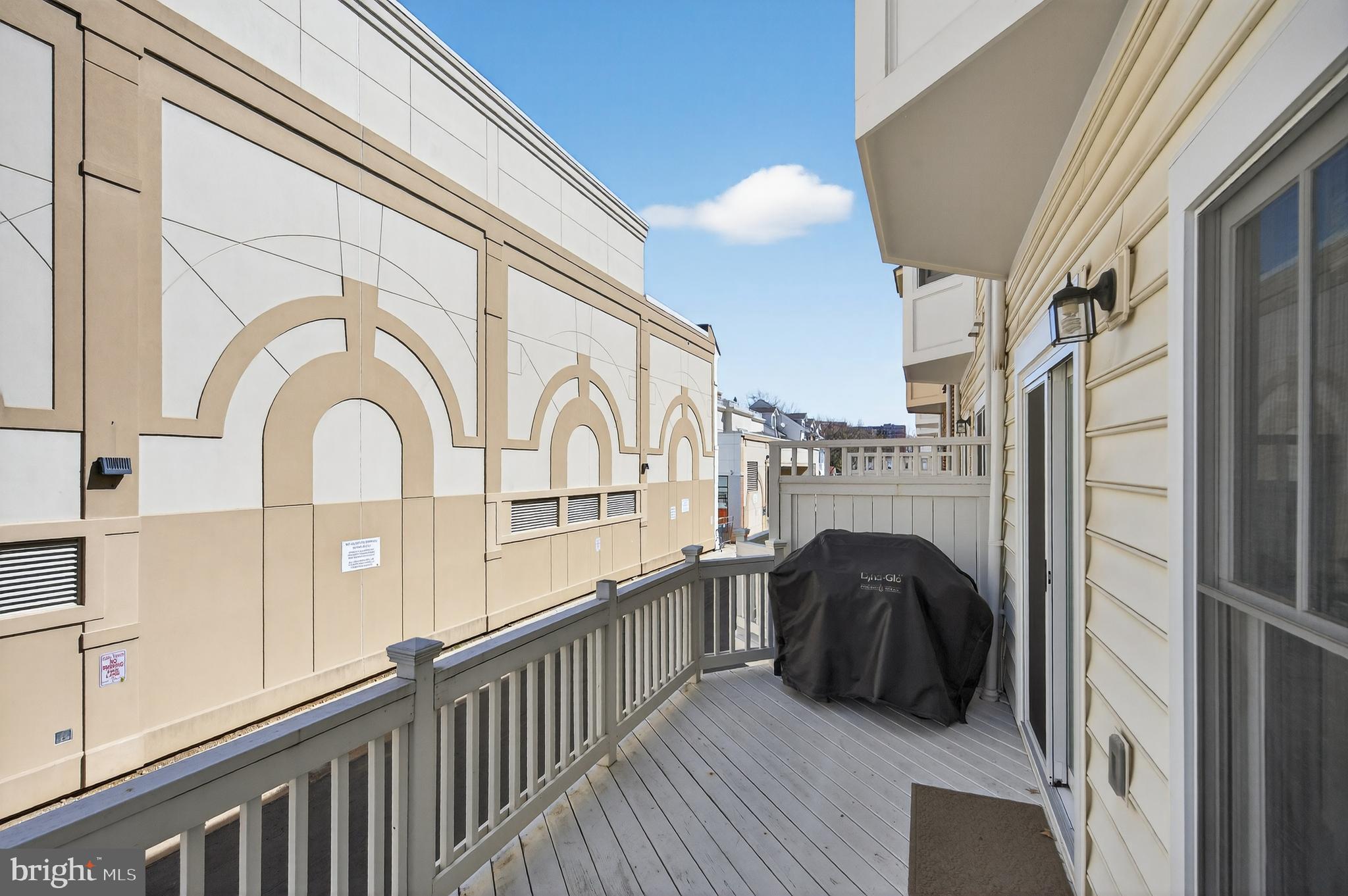 CLARENDON PARK - Residential