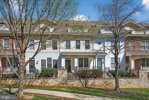 Townhouse For Sale - 2741 11th Street<br/> ARLINGTON, VA 22201