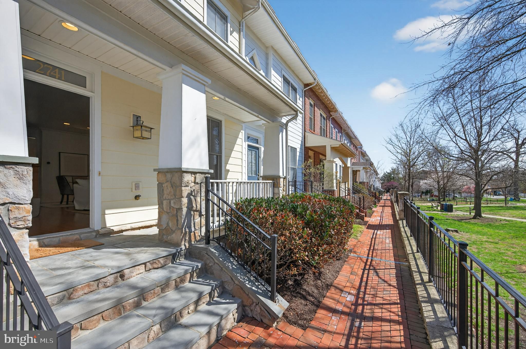 CLARENDON PARK - Residential