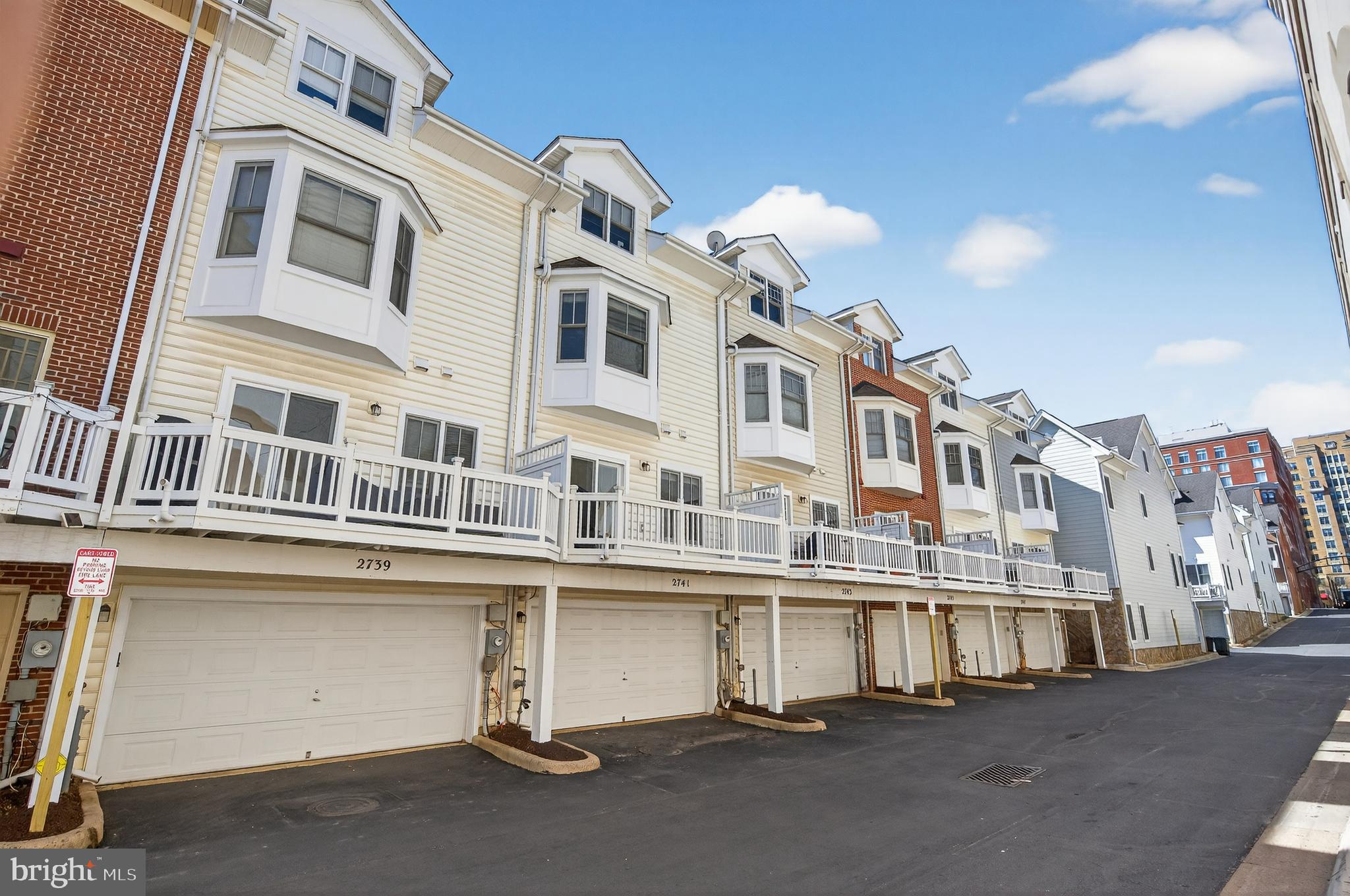 CLARENDON PARK - Residential