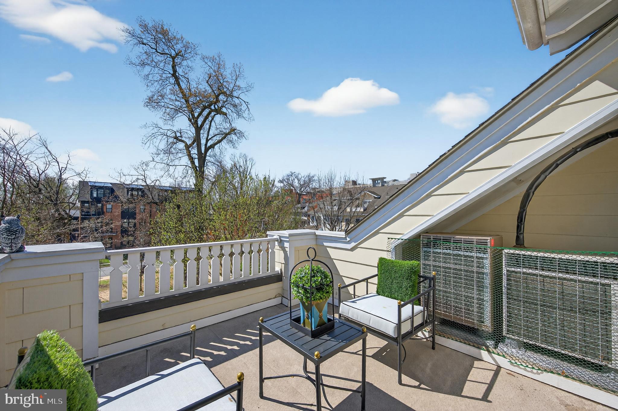 CLARENDON PARK - Residential