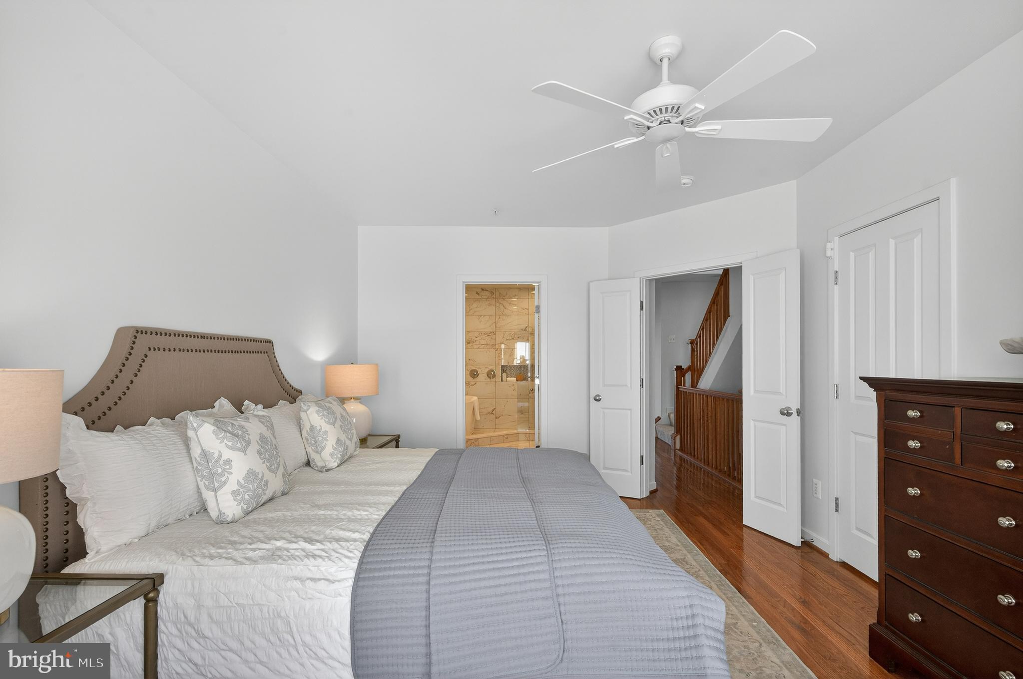 CLARENDON PARK - Residential