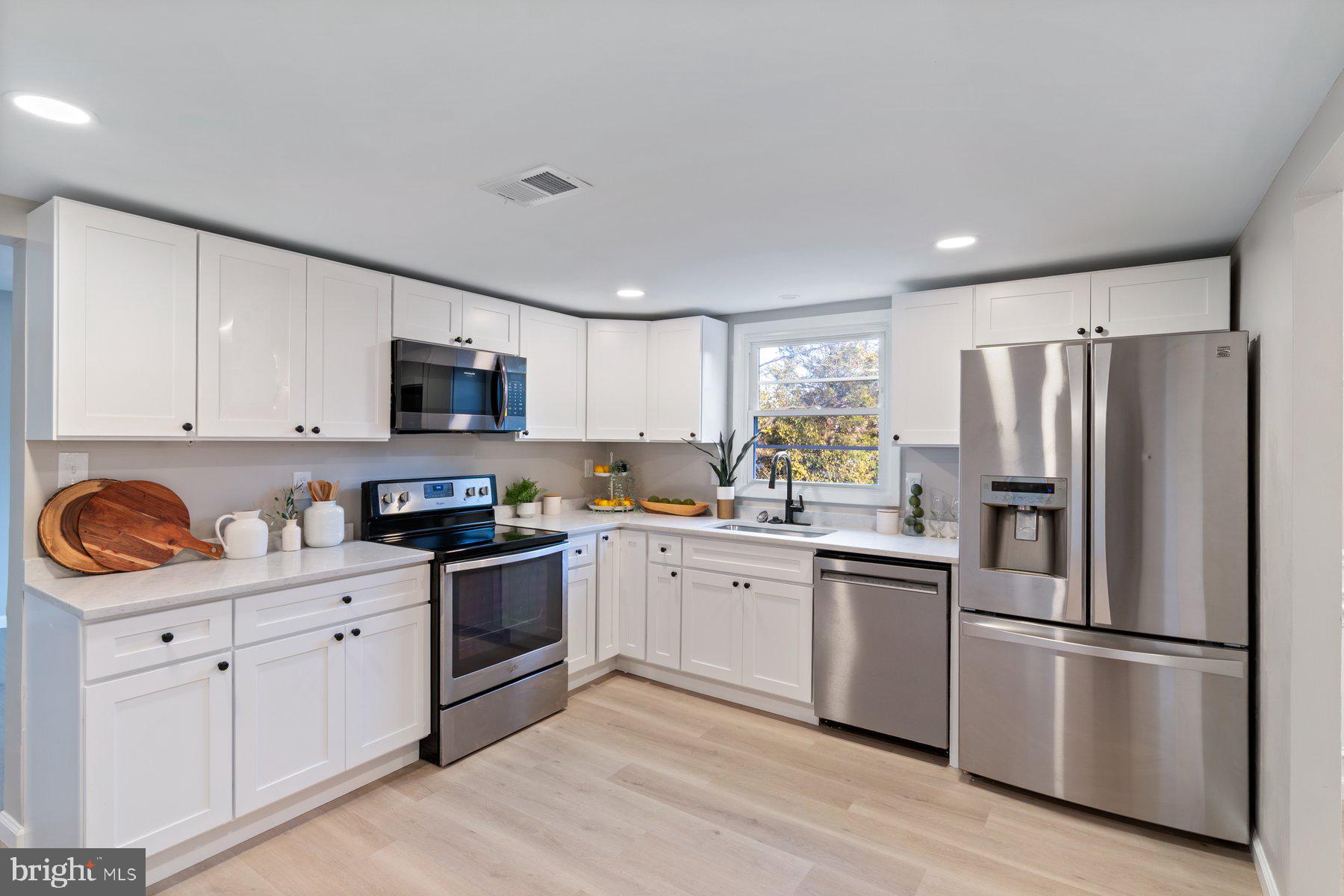 EDGEWATER VILLAGE - Residential