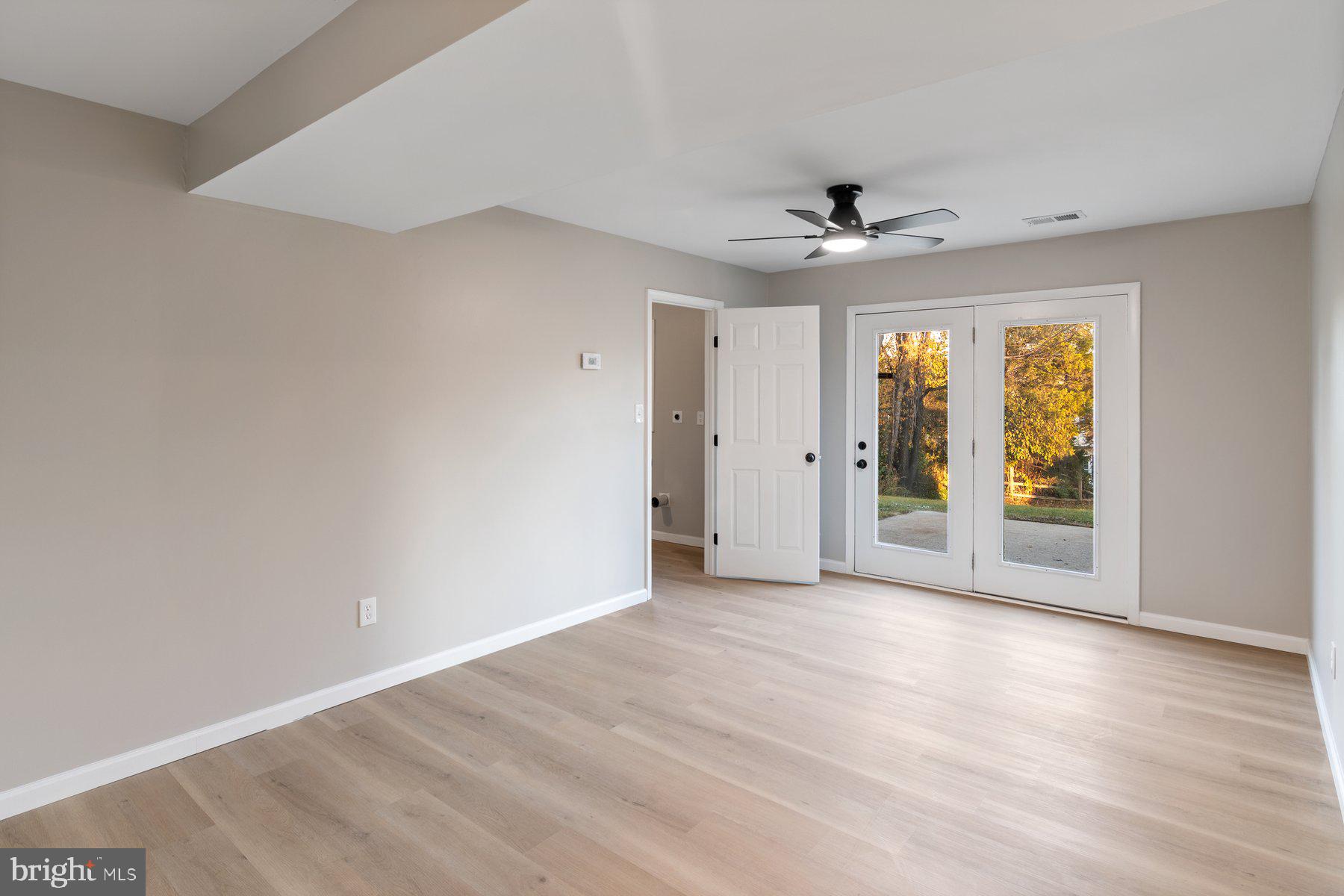 EDGEWATER VILLAGE - Residential