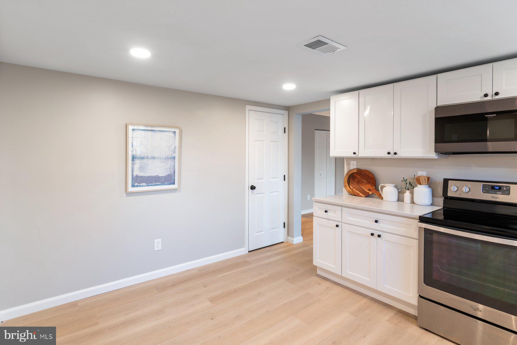 EDGEWATER VILLAGE - Residential