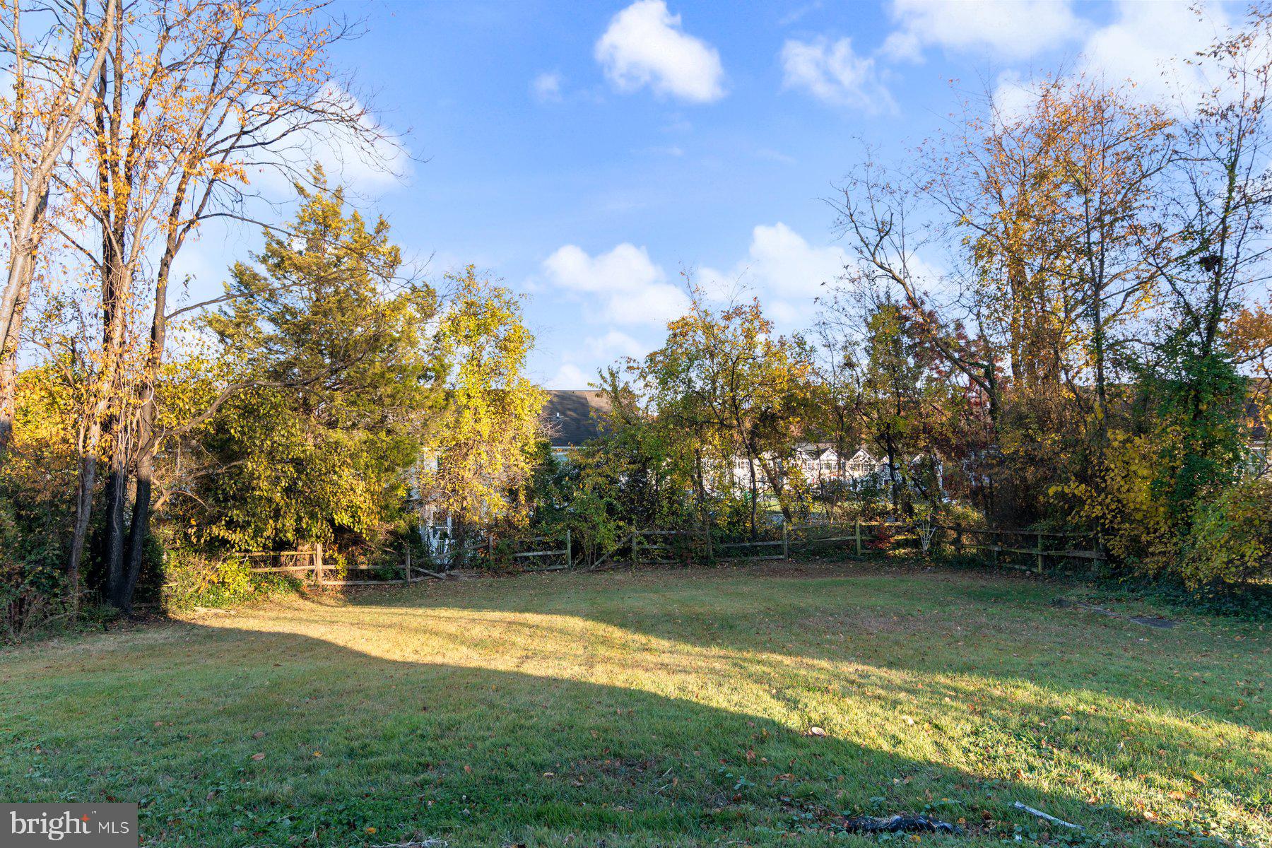 EDGEWATER VILLAGE - Residential