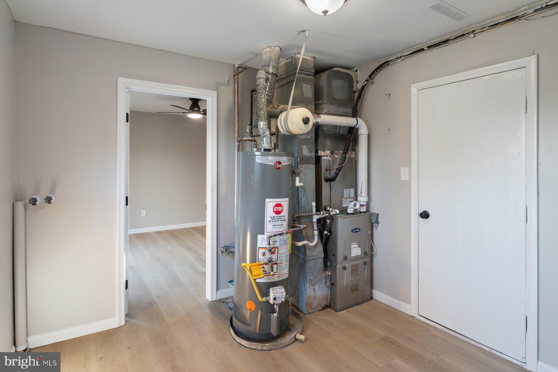 EDGEWATER VILLAGE - Residential