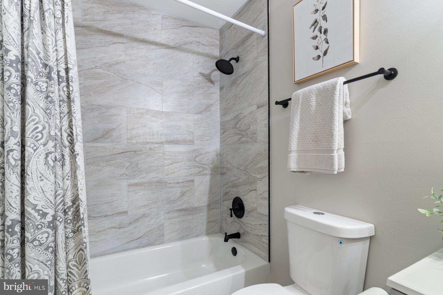 EDGEWATER VILLAGE - Residential