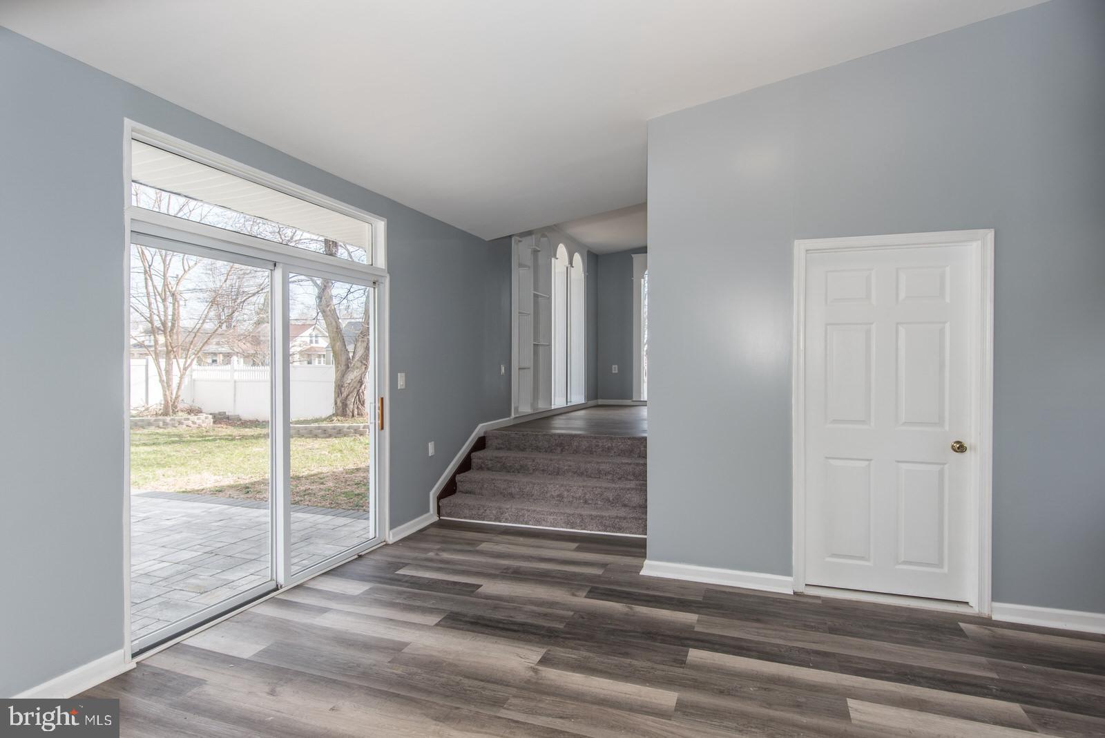 EDGELY - Residential