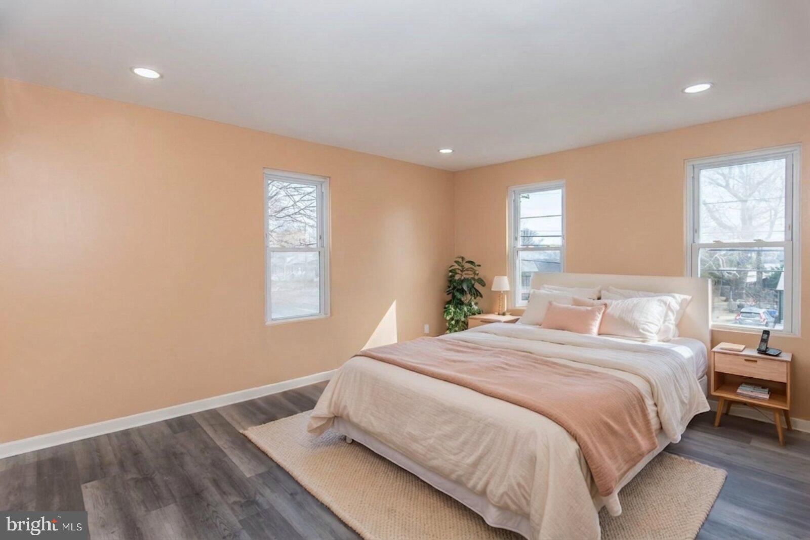 EDGELY - Residential