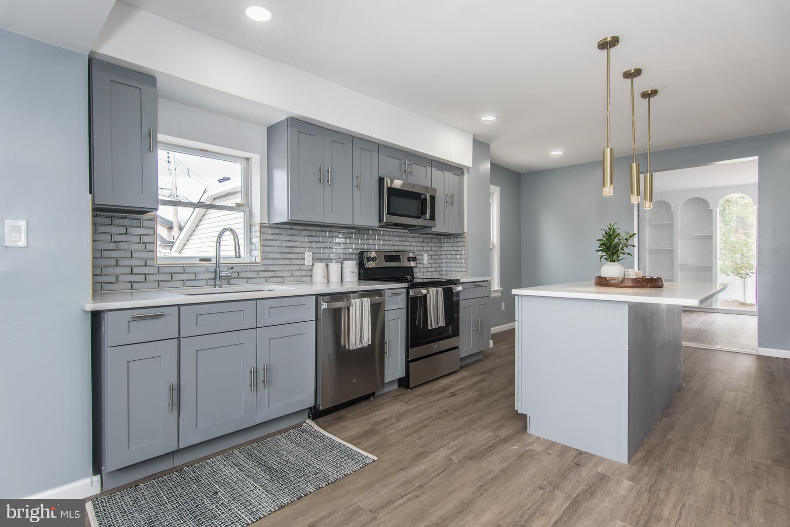 EDGELY - Residential