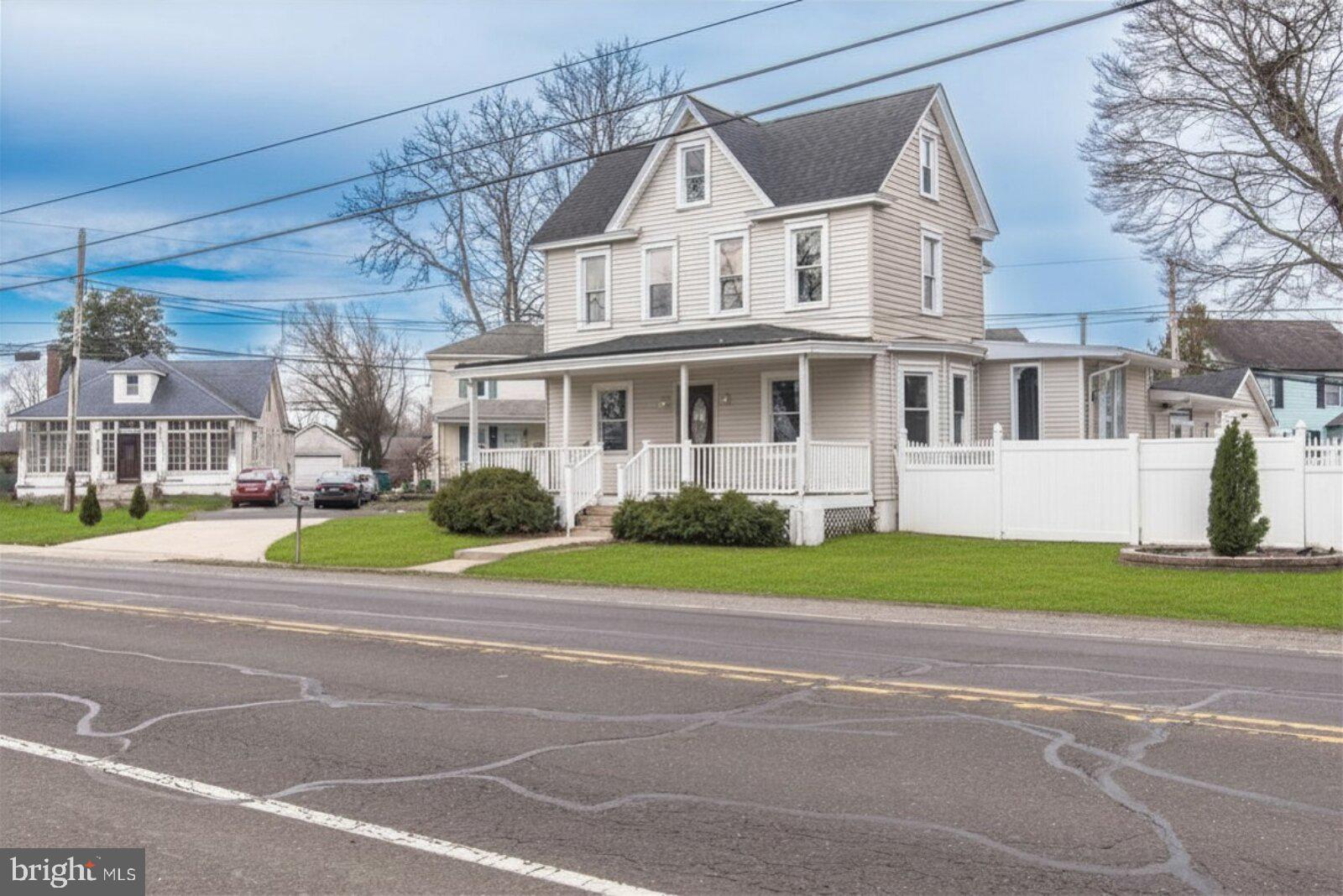 EDGELY - Residential