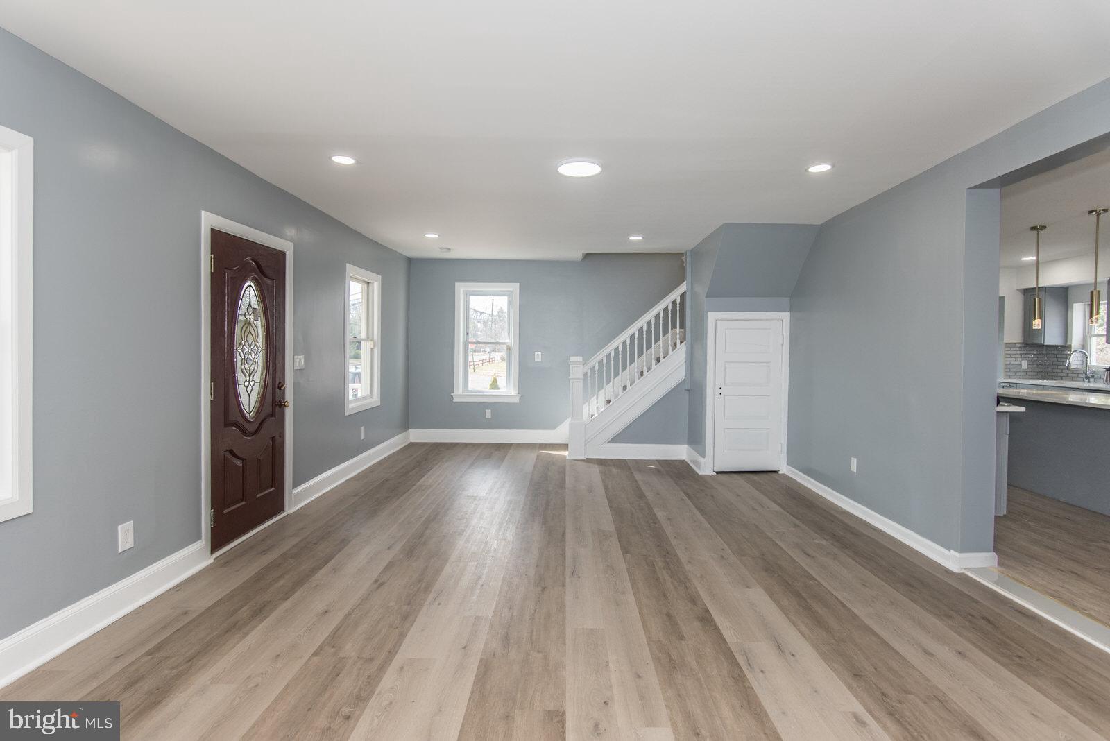 EDGELY - Residential