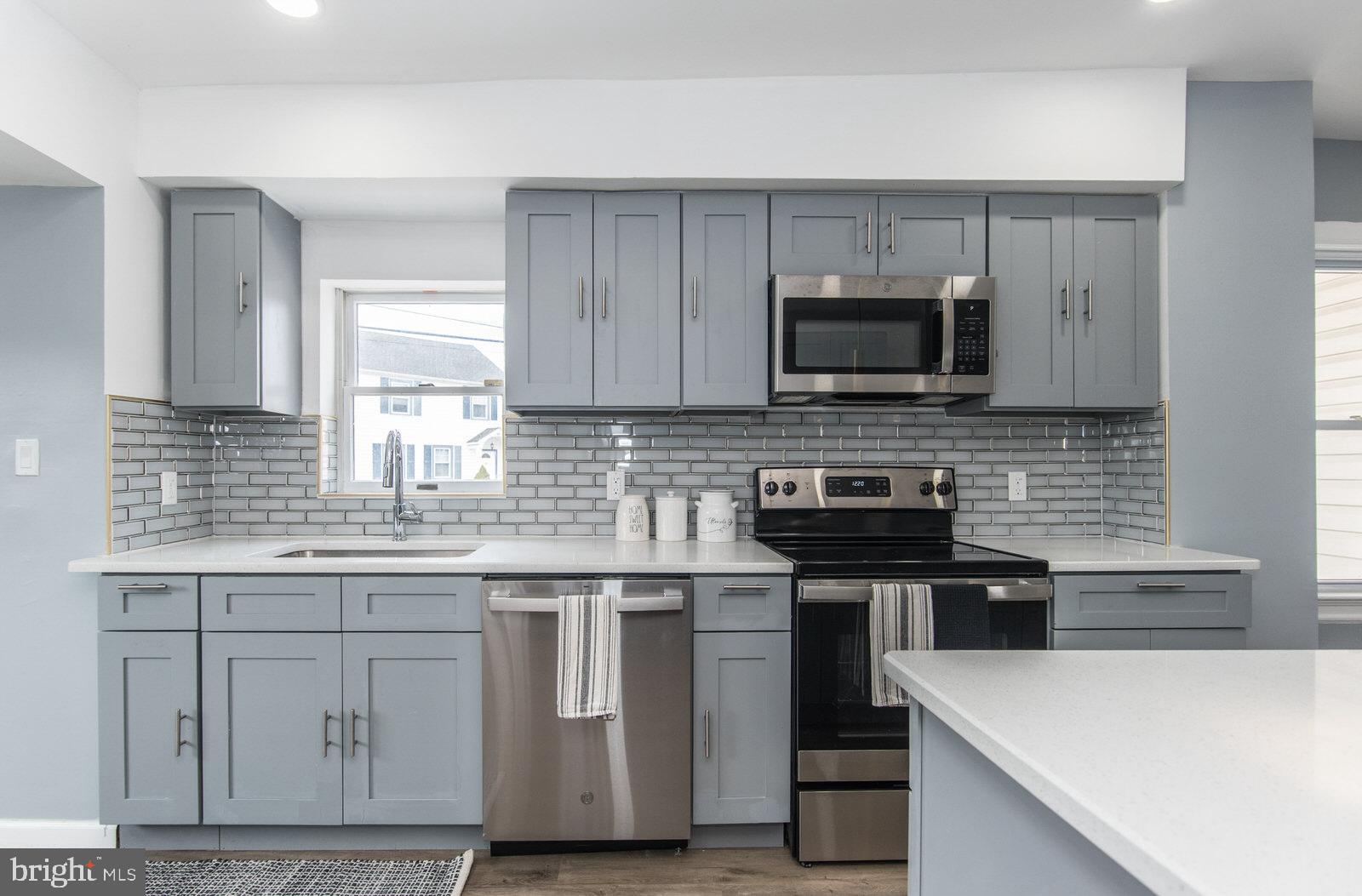 EDGELY - Residential