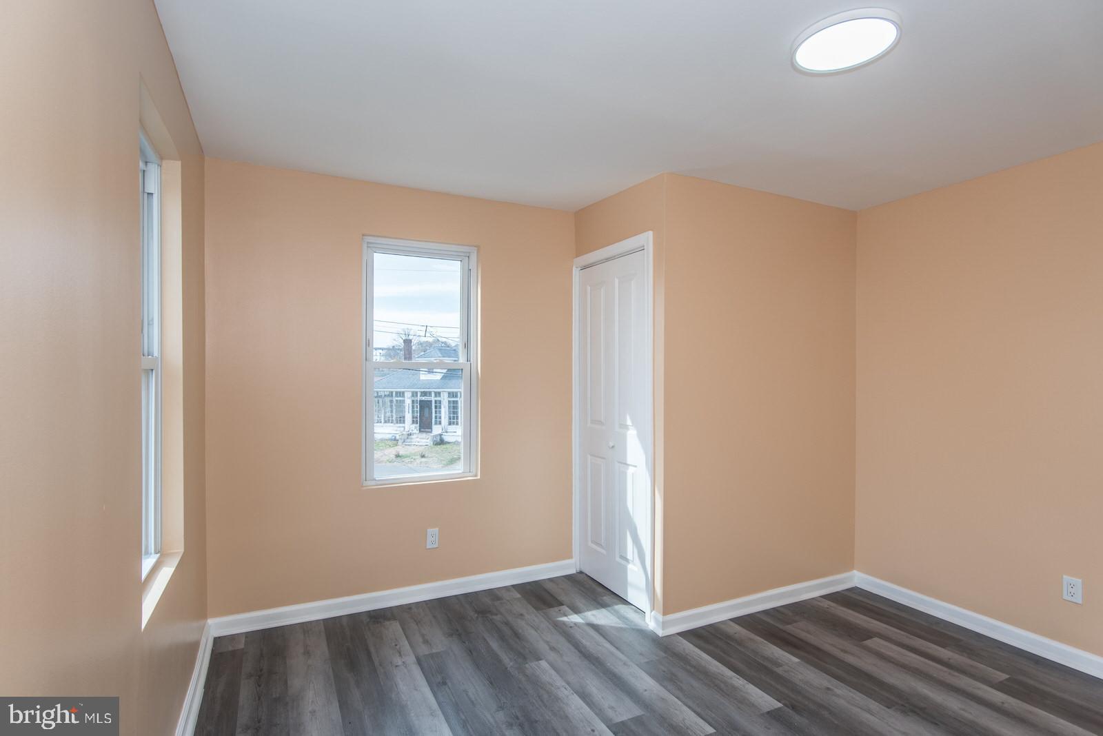 EDGELY - Residential