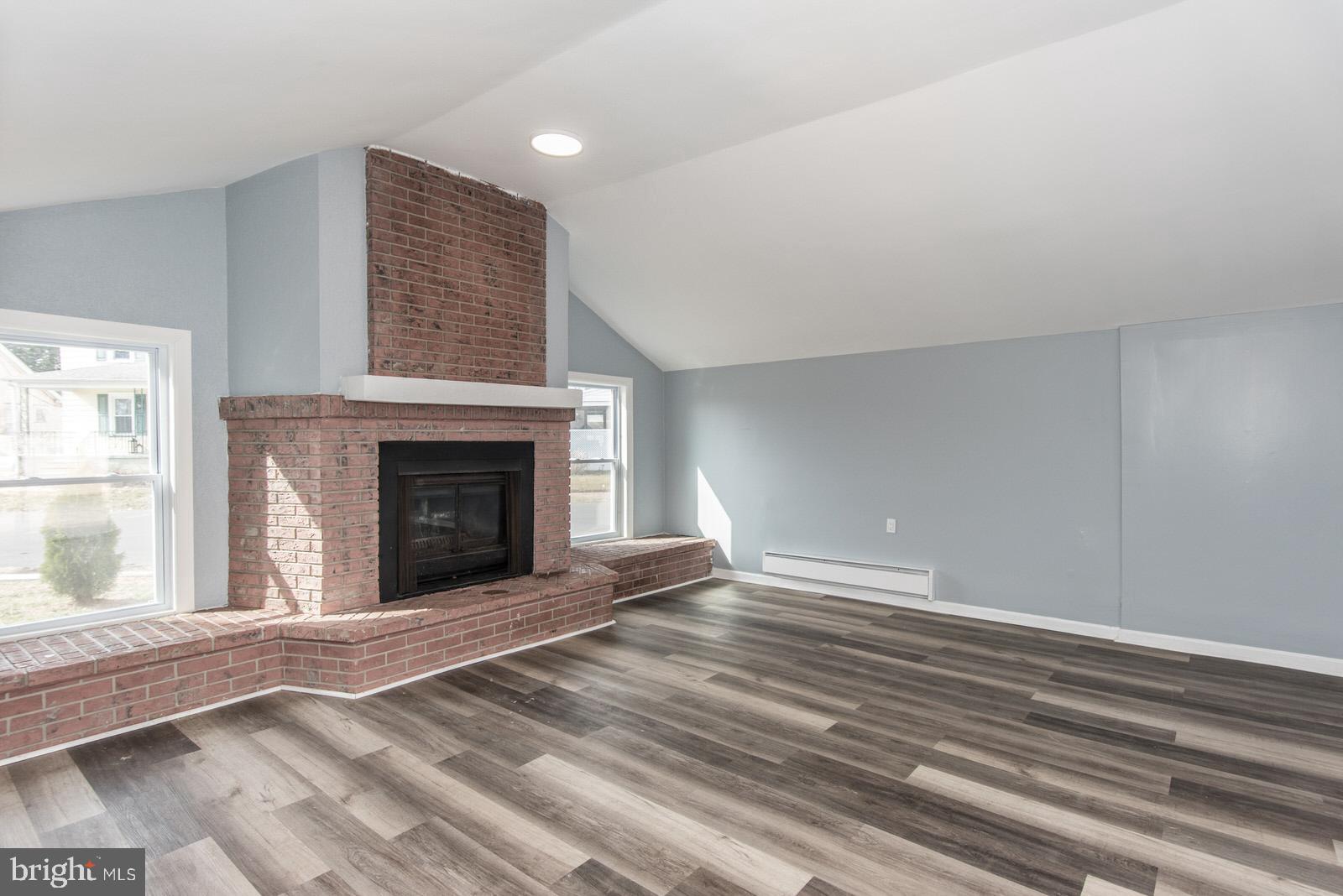 EDGELY - Residential