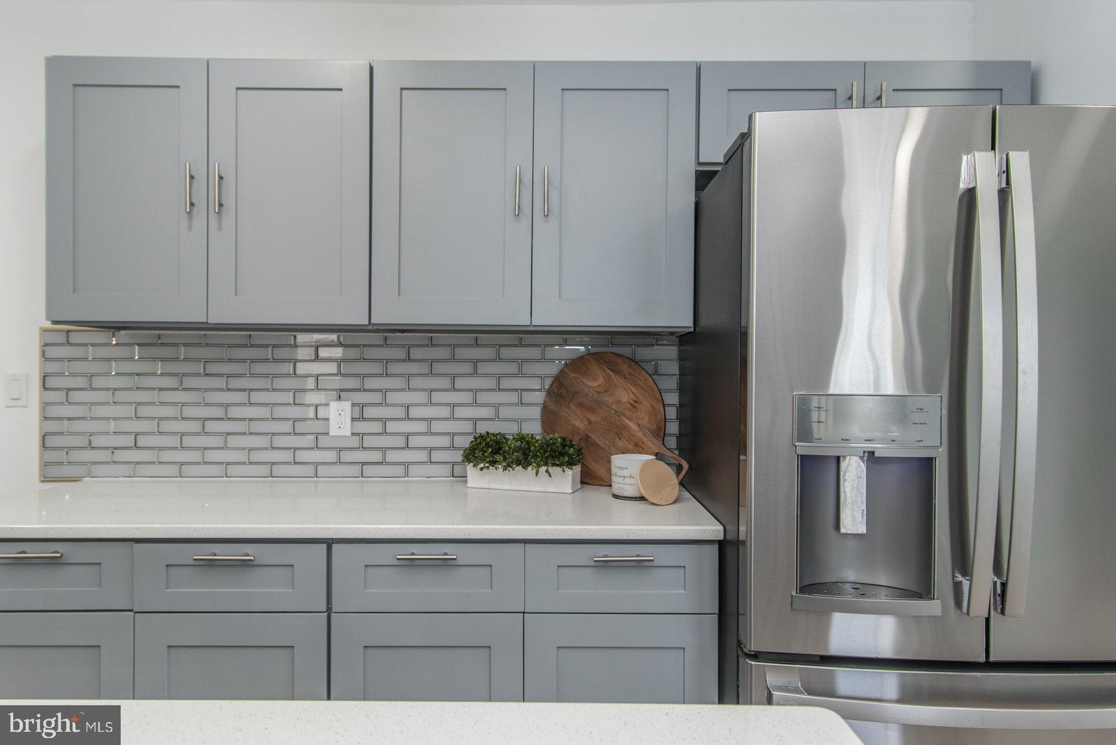 EDGELY - Residential