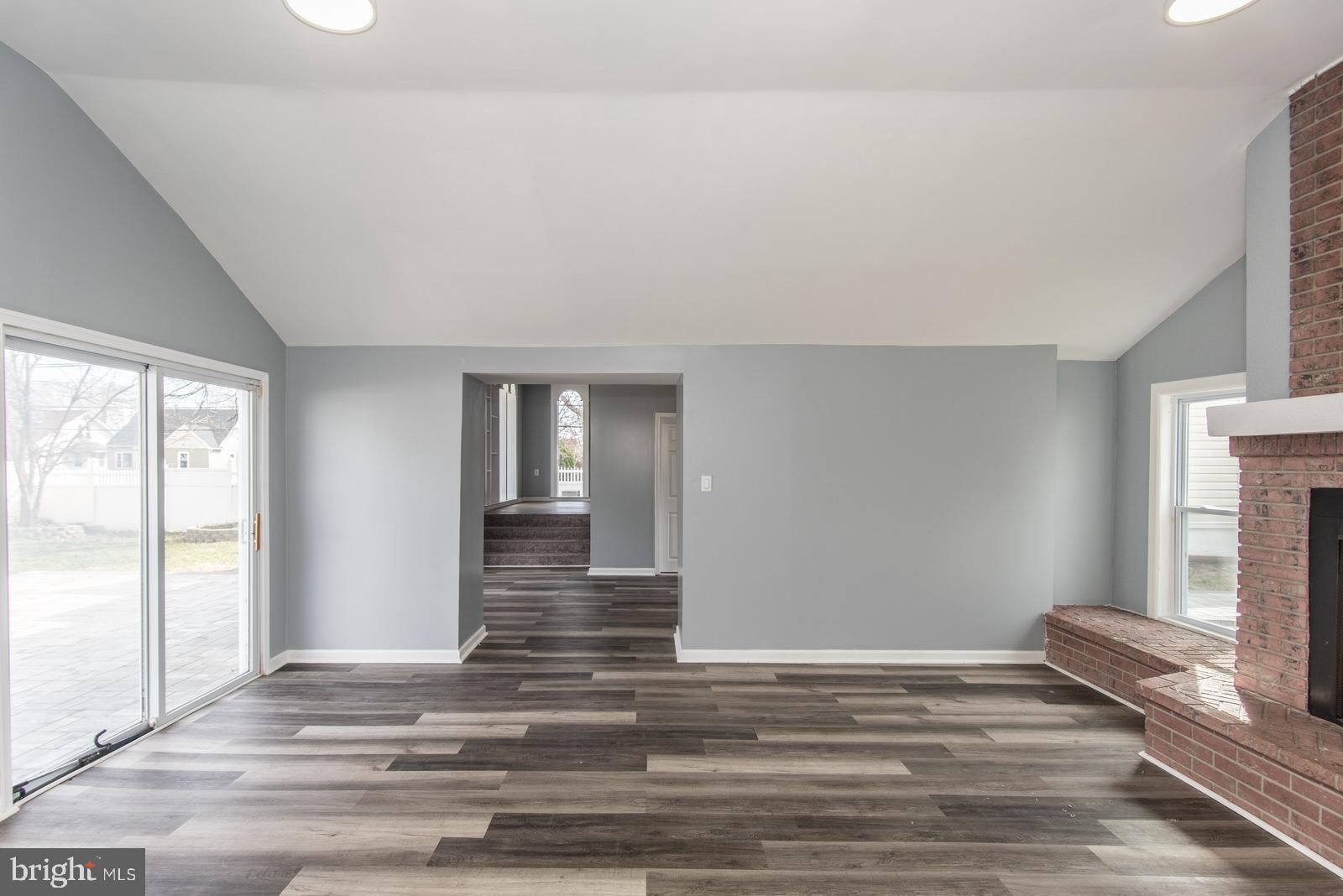 EDGELY - Residential