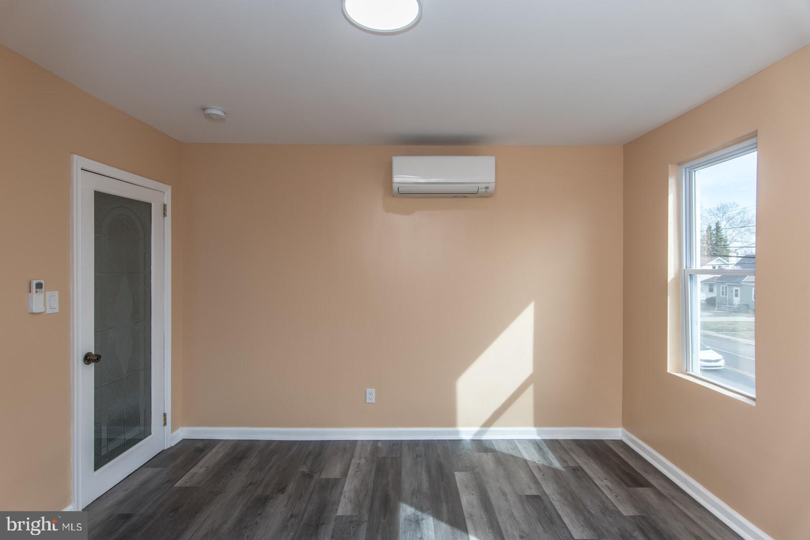 EDGELY - Residential