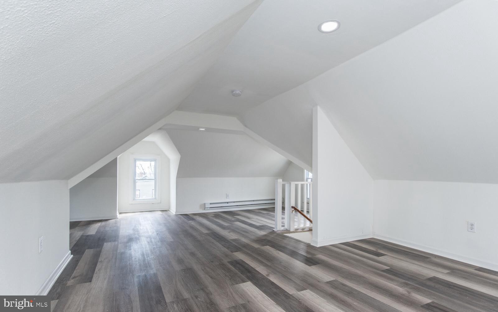 EDGELY - Residential