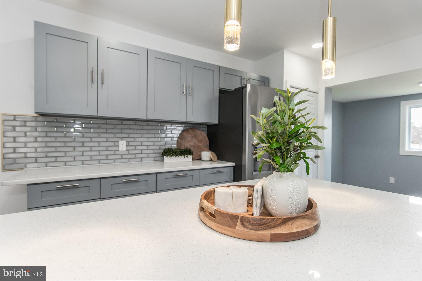 EDGELY - Residential