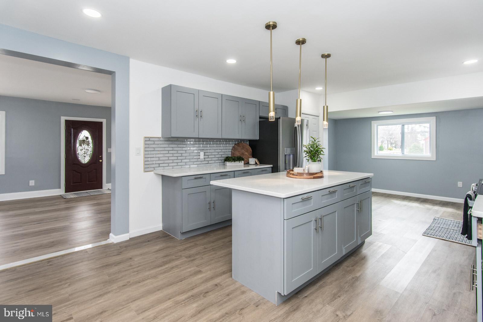 EDGELY - Residential