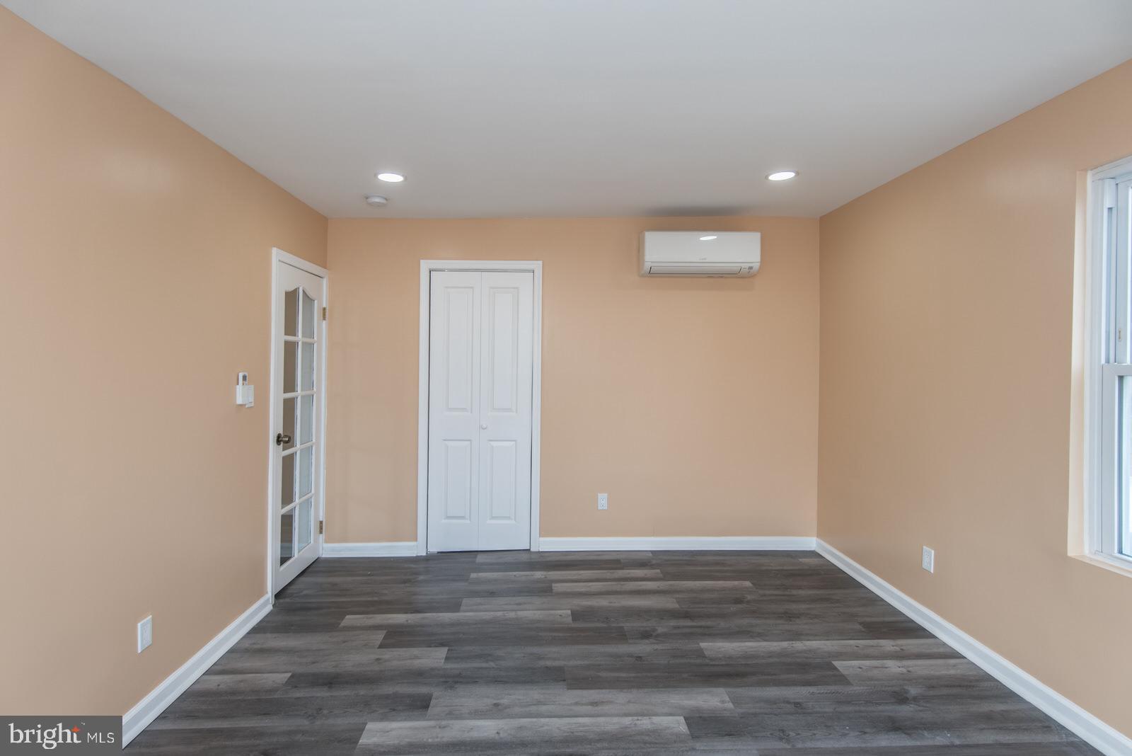 EDGELY - Residential