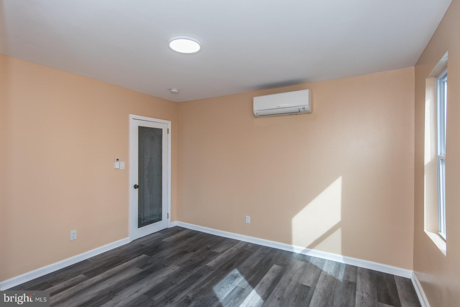 EDGELY - Residential