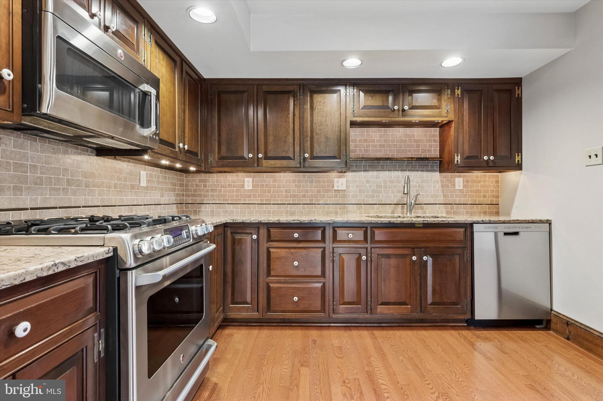 WOODS OF PEBBLE HI - Residential