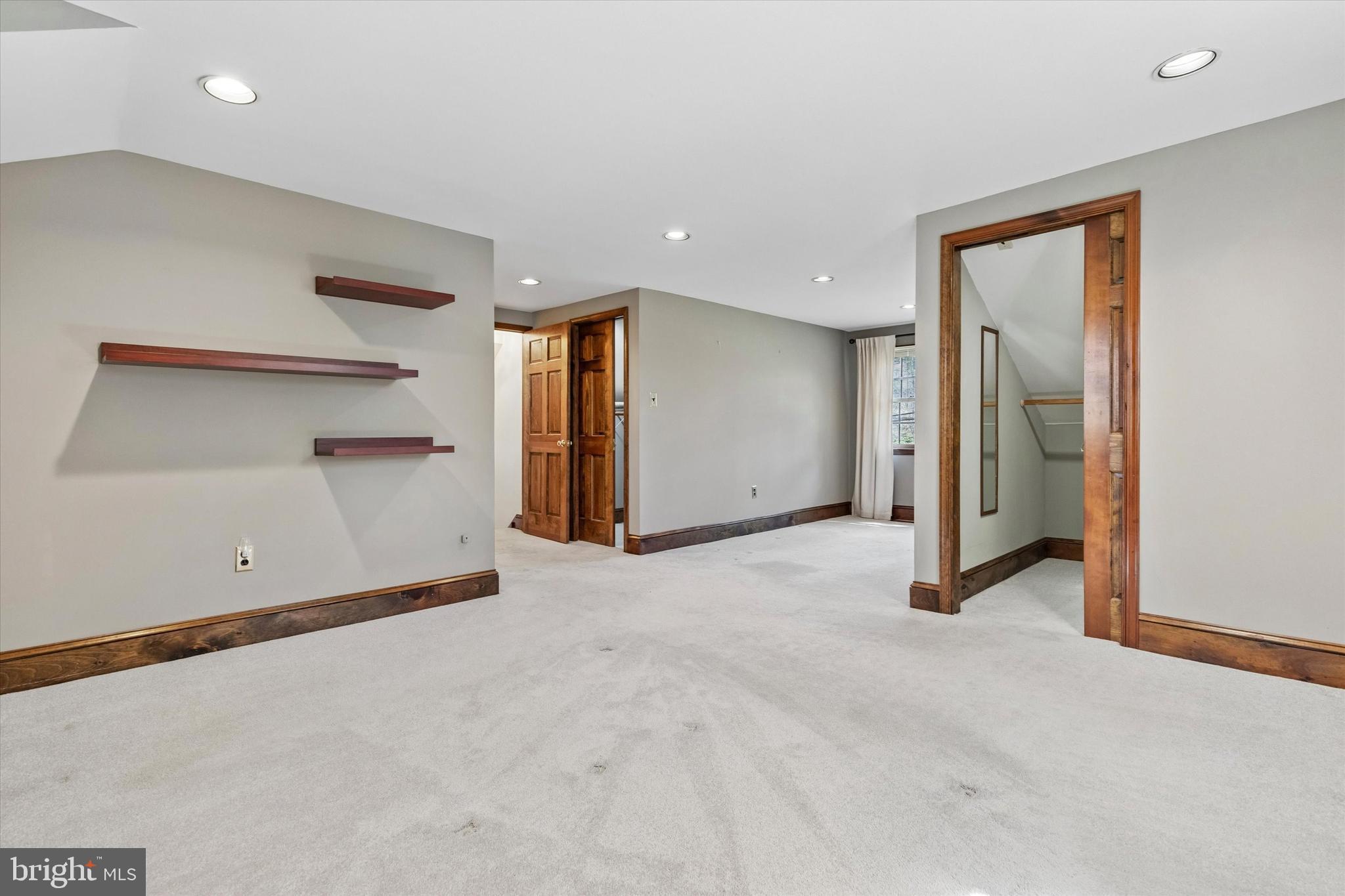 WOODS OF PEBBLE HI - Residential