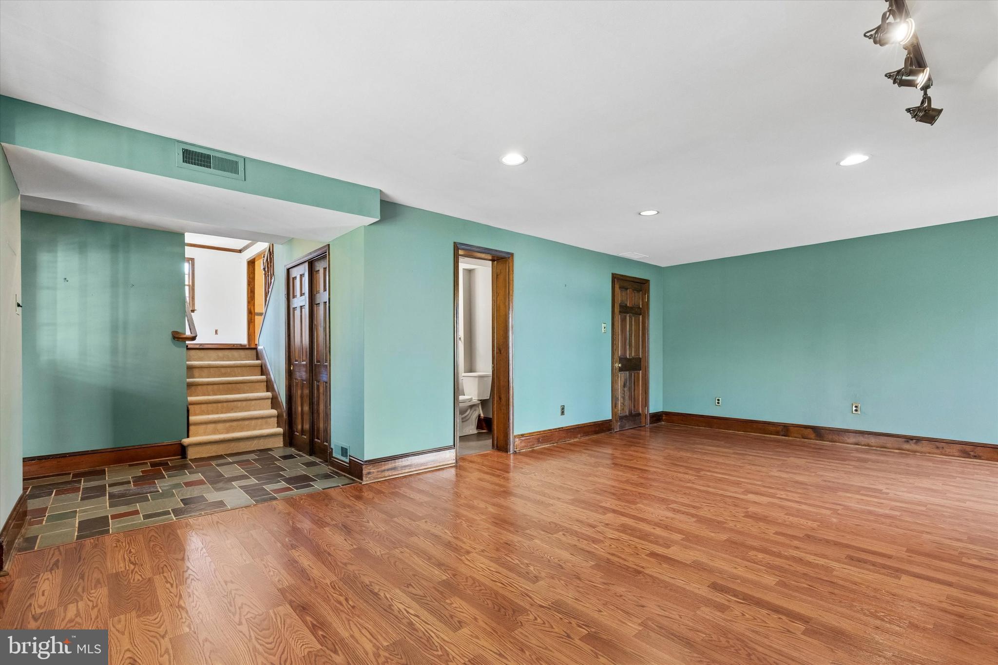 WOODS OF PEBBLE HI - Residential